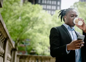 Instant Risk, Instant Reward: The Rise of Crash Betting